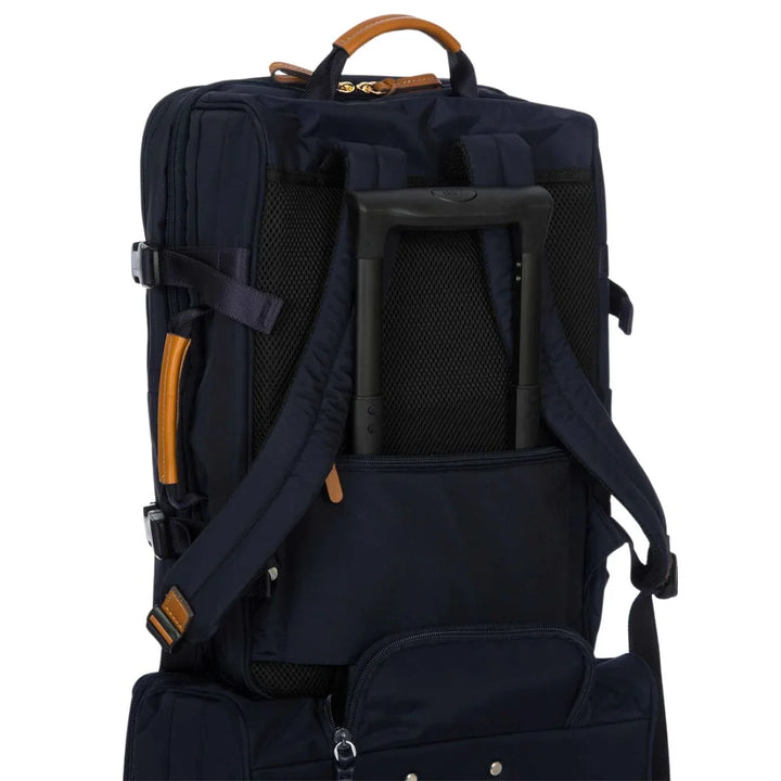 De Bric's underseater rugzak Navy in gebruik #kleur_navy