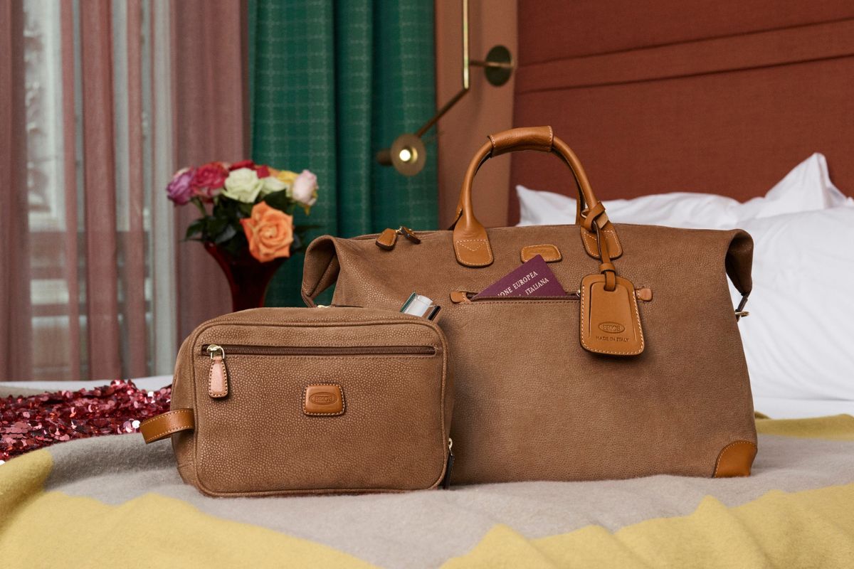 Bric's Life Weekend tas en toilettas op model