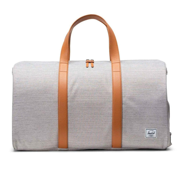 Voorkant Herschel Novel duffle lichtgrijs #kleur_lichtgrijs