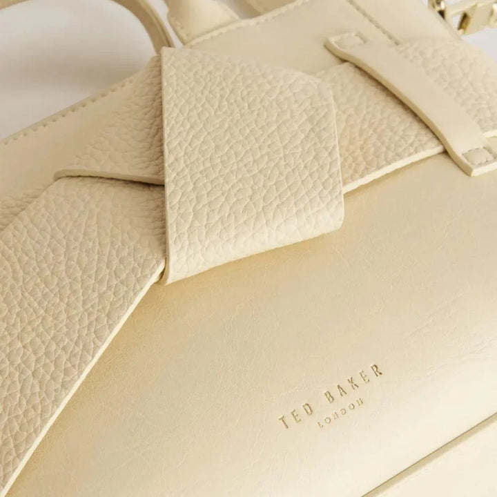 Details van het leer #kleur_cream