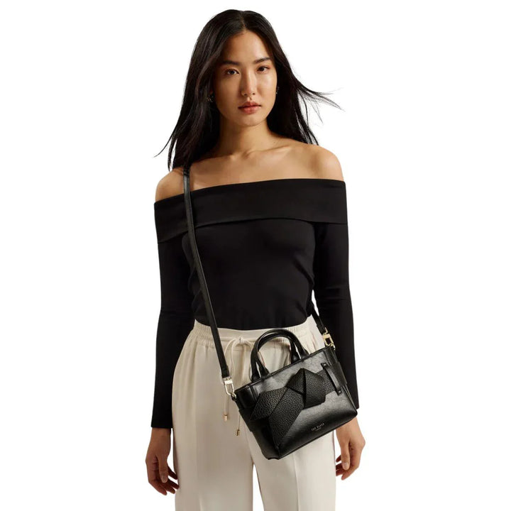Op model Ted Baker | Jimisie mini Bow | Leren Handtas zwart #kleur_zwart