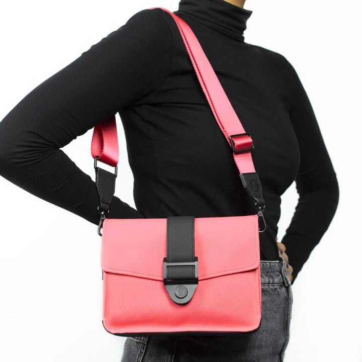 Op model #kleur-coral