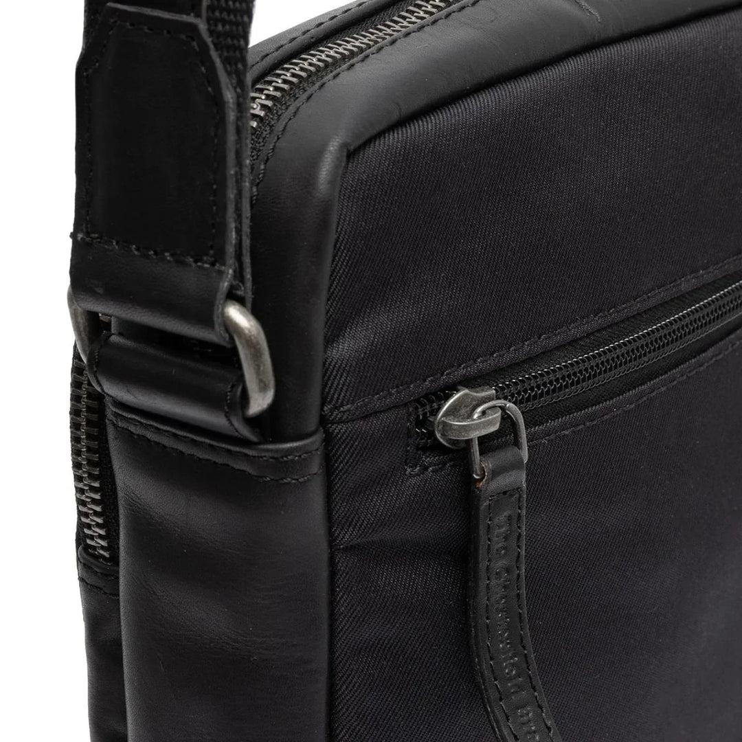 Details van de achter rits #kleur_zwart