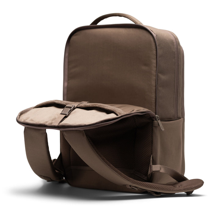 Laptop vak Herschel Kaslo Tech laptoprugzak #kleur_light-brown