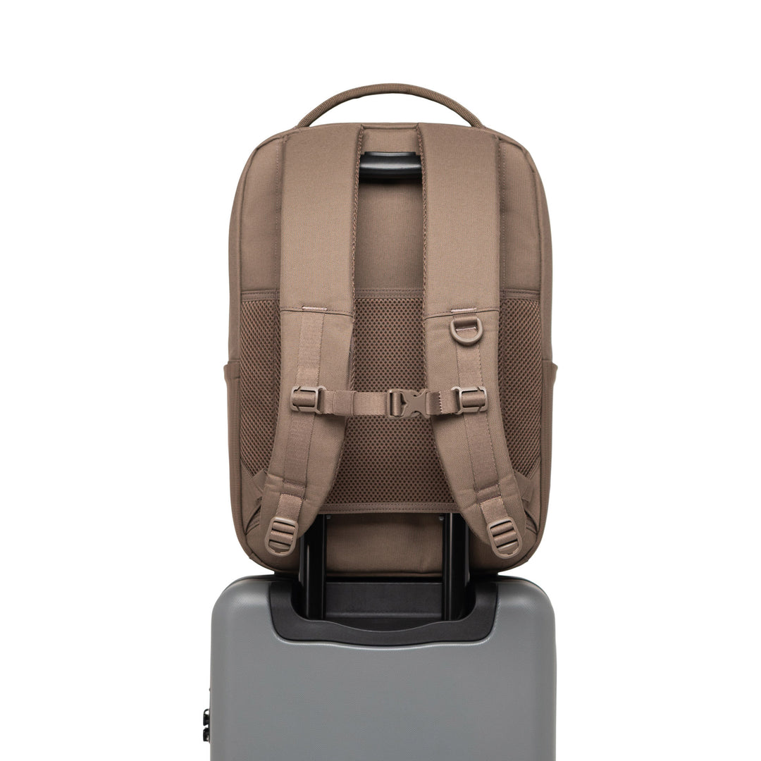 Herschel Tech Dailypack op koffer #kleur_light-brown
