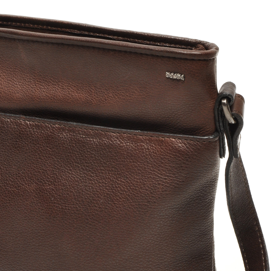 Details van het materiaal van de Berba Lucca 335-440 crossover tas #kleur_donkerbruin