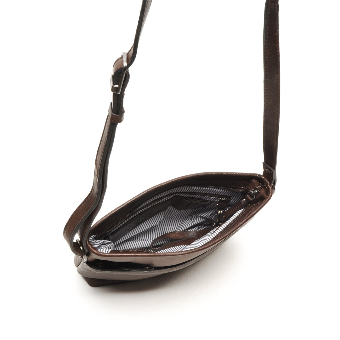 Binnenkant van de Berba Lucca 335-440 crossover tas #kleur_donkerbruin