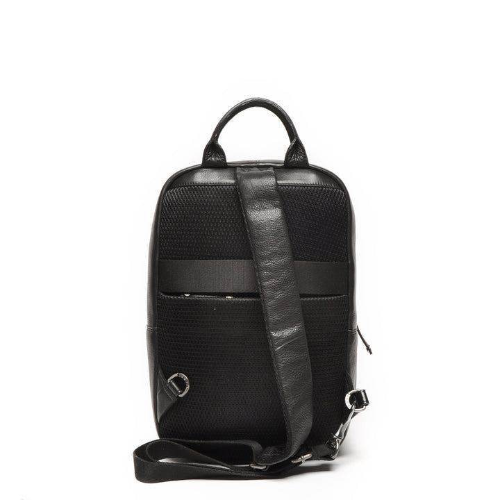 Achterkant van de Berba Lucca 335-869 in het zwart #kleur_zwart