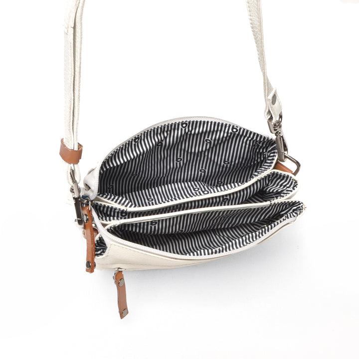 Binnenkant van de Berba crossover tas in de kleur pebble #kleur_pebble