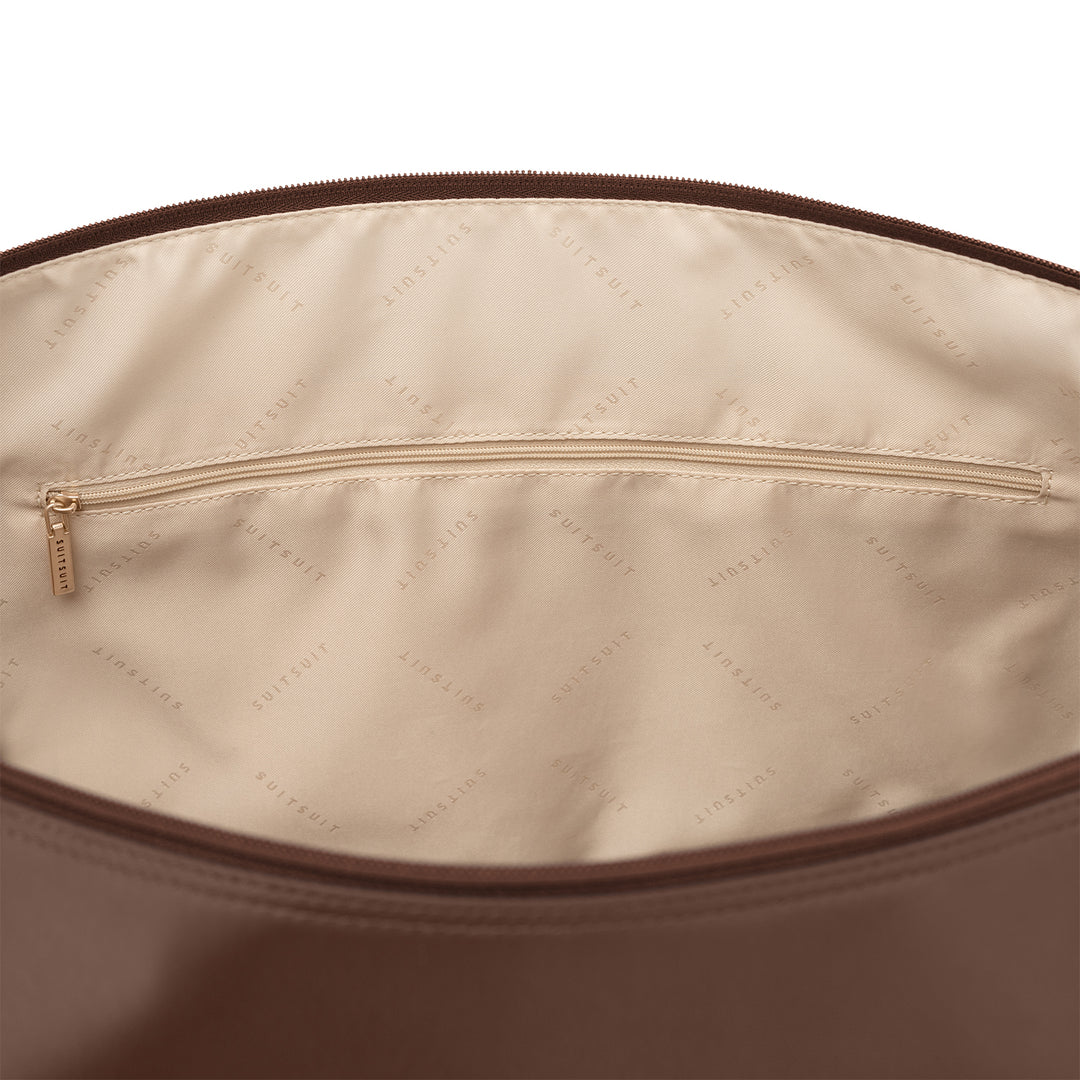 Binnenkant van de Serenity travel tote in chocolade #kleur_chocolade