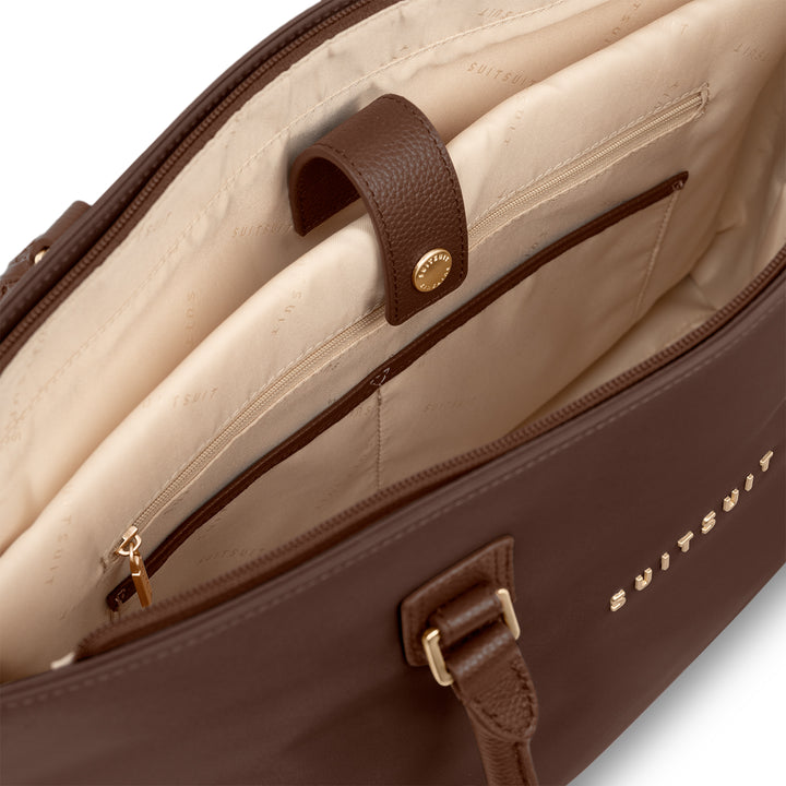 Binnenkant met laptop vak #kleur_chocolade
