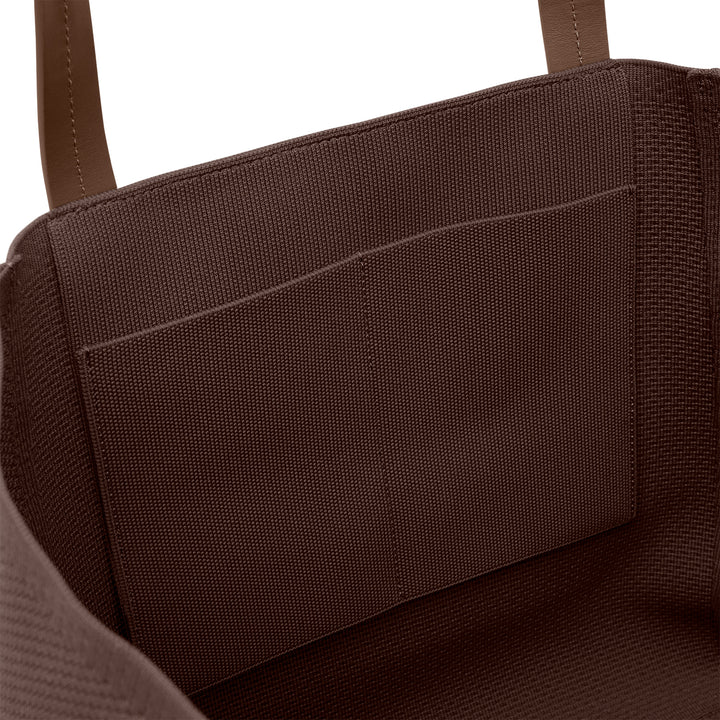 Binnenvakken van de SUITSUIT Flyknit schoudertas in chocolade #kleur_chocolade