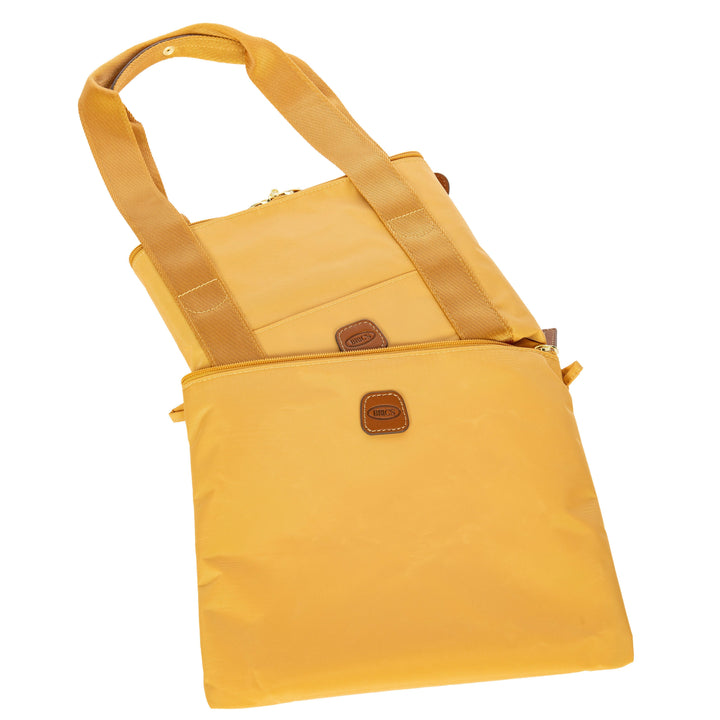 Bewaarhoes van de Bric's 202 weekendtas uit de X-collection in honey #kleur_honey