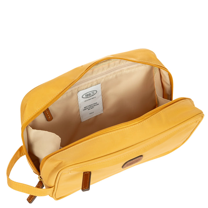 Binnenkant van de Bric's toilettas in honey #kleur_honey