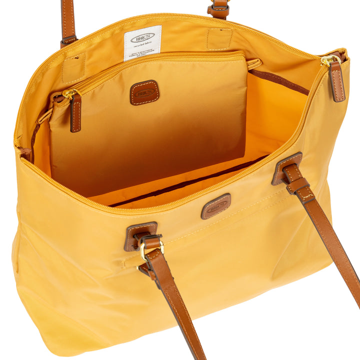 Binnenkant van de Bric's grote shopper in honey #kleur_honey