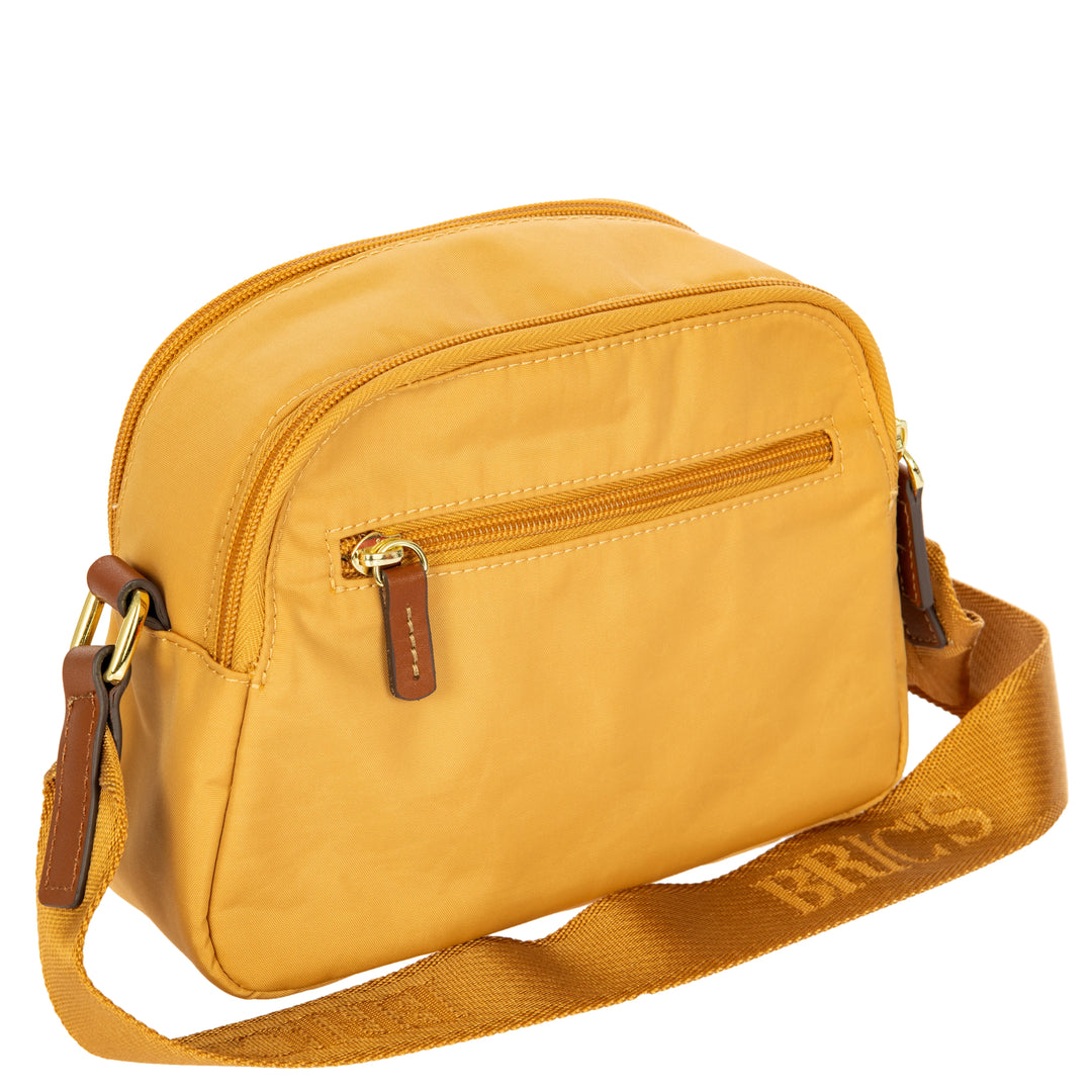 Achterkant van de Bric's 45085 crossbodytas in honey #kleur_honey