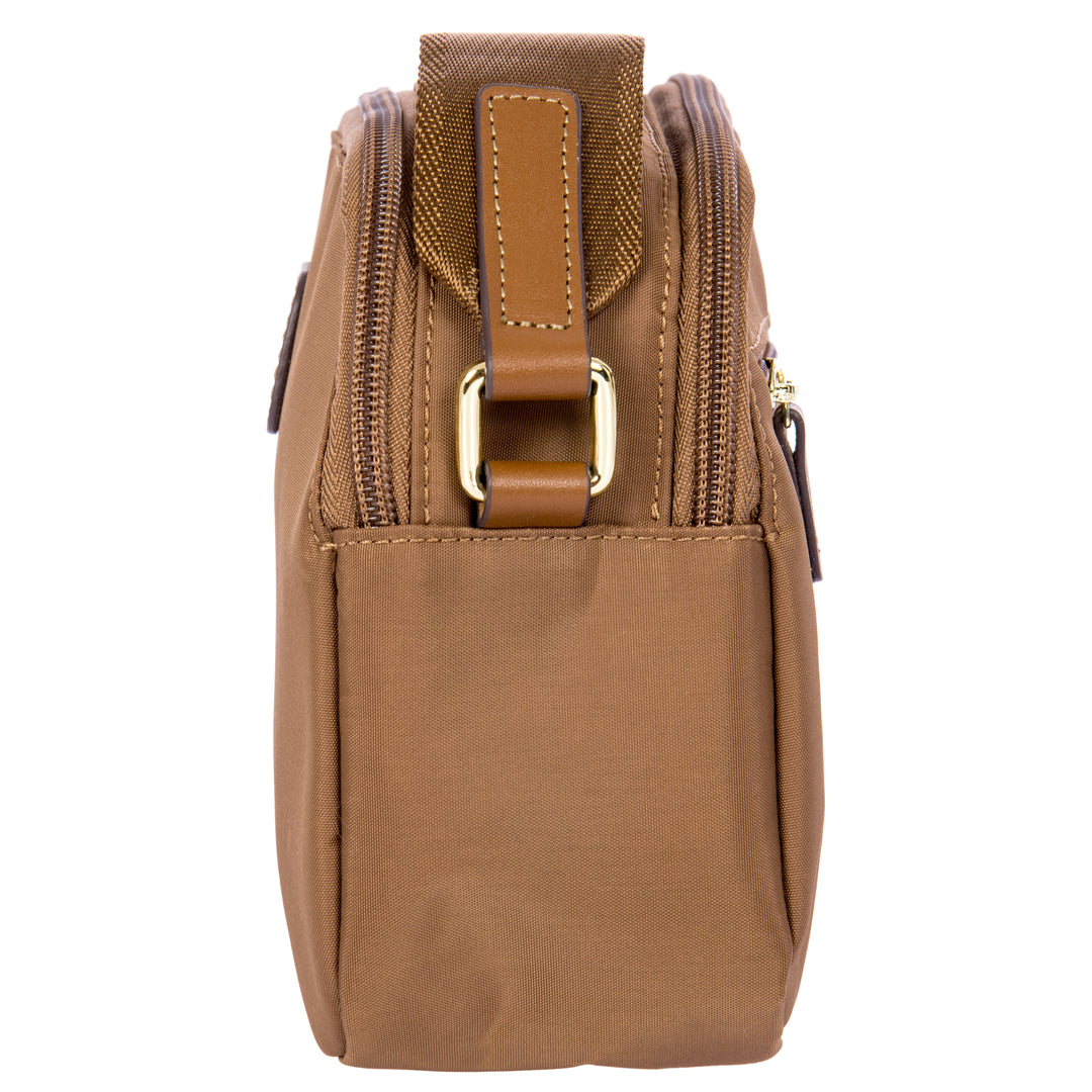 Zijkant van de Brics's crossbody tas #kleur_brownie