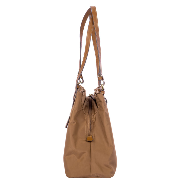 Zijkant van de Bric's handtas #kleur_brownie