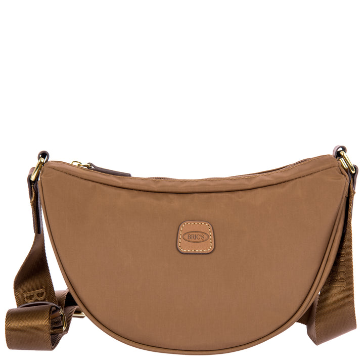 Voorkant van de Bric's halfmoon bag #kleur_brownie
