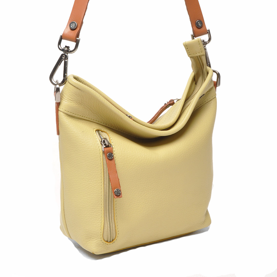 Voorzijde van de Berba 828-052 leren schoudertas in de kleur banana #kleur_banana