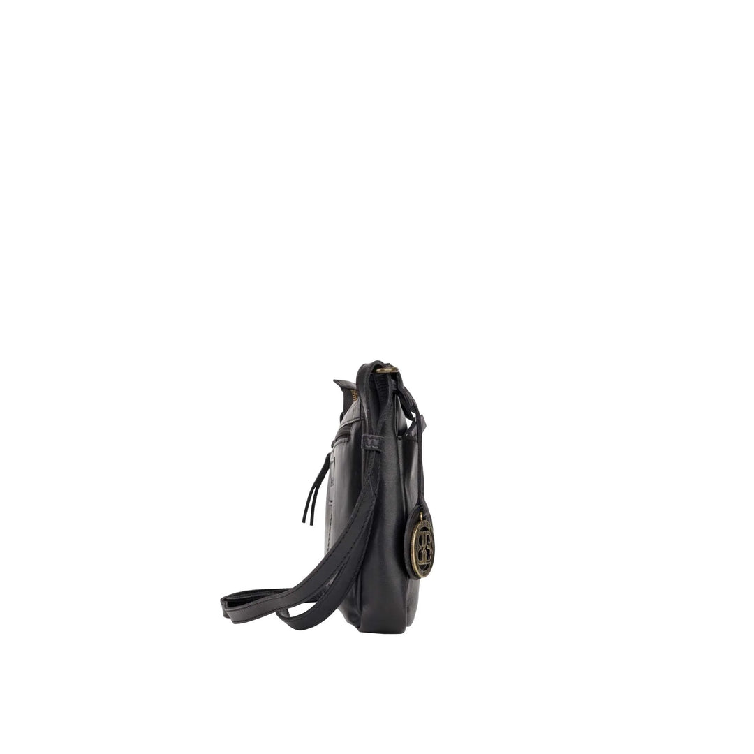 Zijkant Bellicci Cecillia crossover tas #kleur_zwart