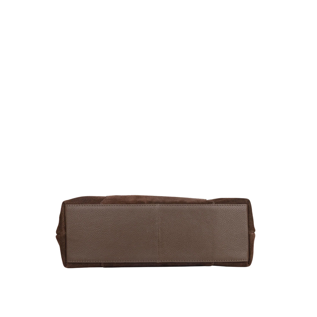 Onderkant Bellicci Raya chocolade suede schoudertas #kleur_chocolade