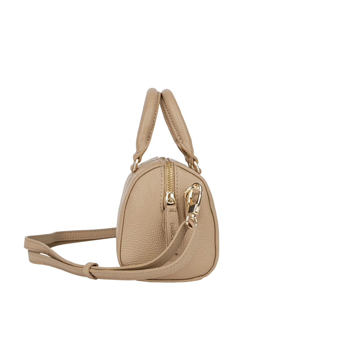Zijkant van de Bellici Cara leren handtas beige #kleur_beige