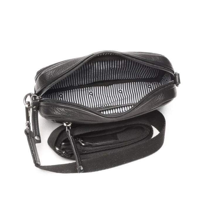 Binnenkant van de Berba 335-055 crossover tas zwart #kleur_zwart
