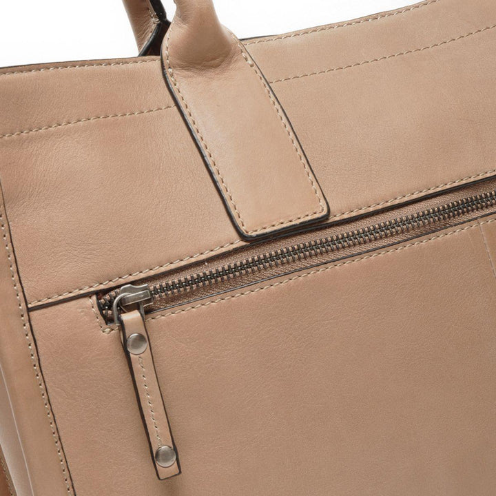 Details van het leer #kleur_taupe
