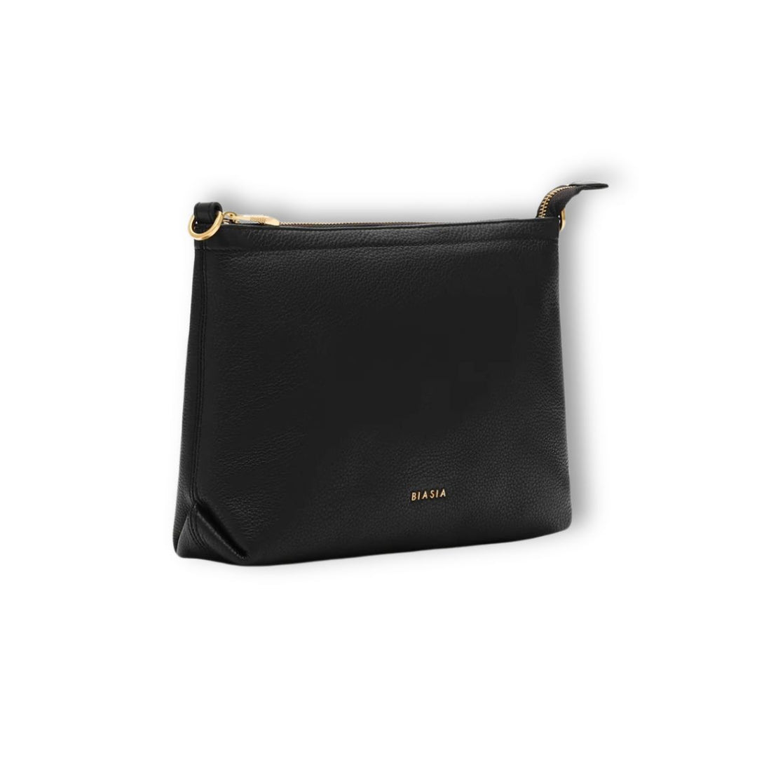 Voorzijde van de BIBP9FA01 leren crossover flat bag in het zwart #kleur_zwart