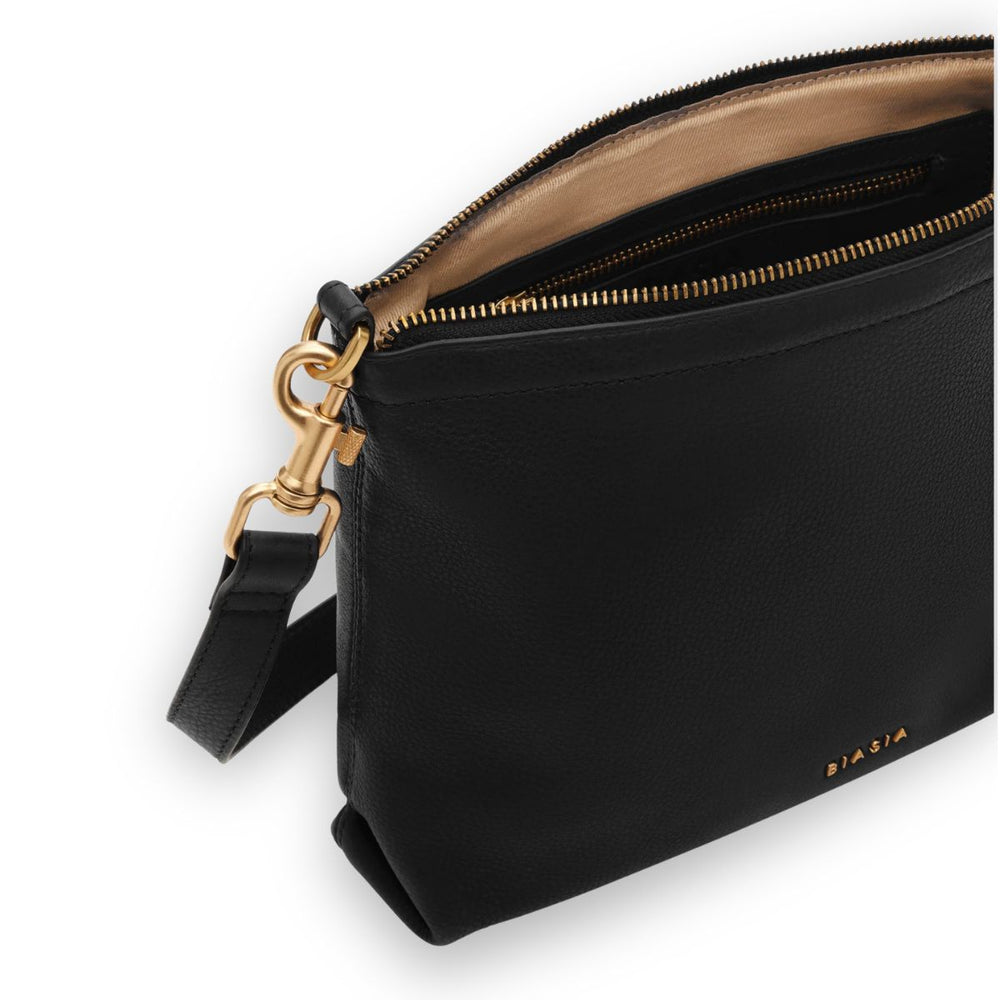 Binnenkant van de BIBP9FA01 leren crossover flat bag in het zwart #kleur_zwart
