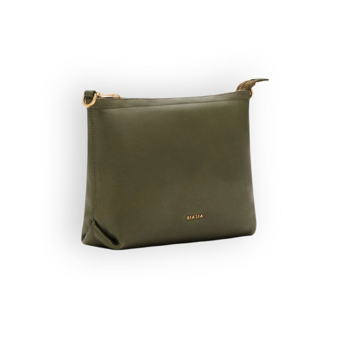 Voorzijde van de BIBP9FA01 leren crossover flat bag in het donkergroen #kleur_donkergroen