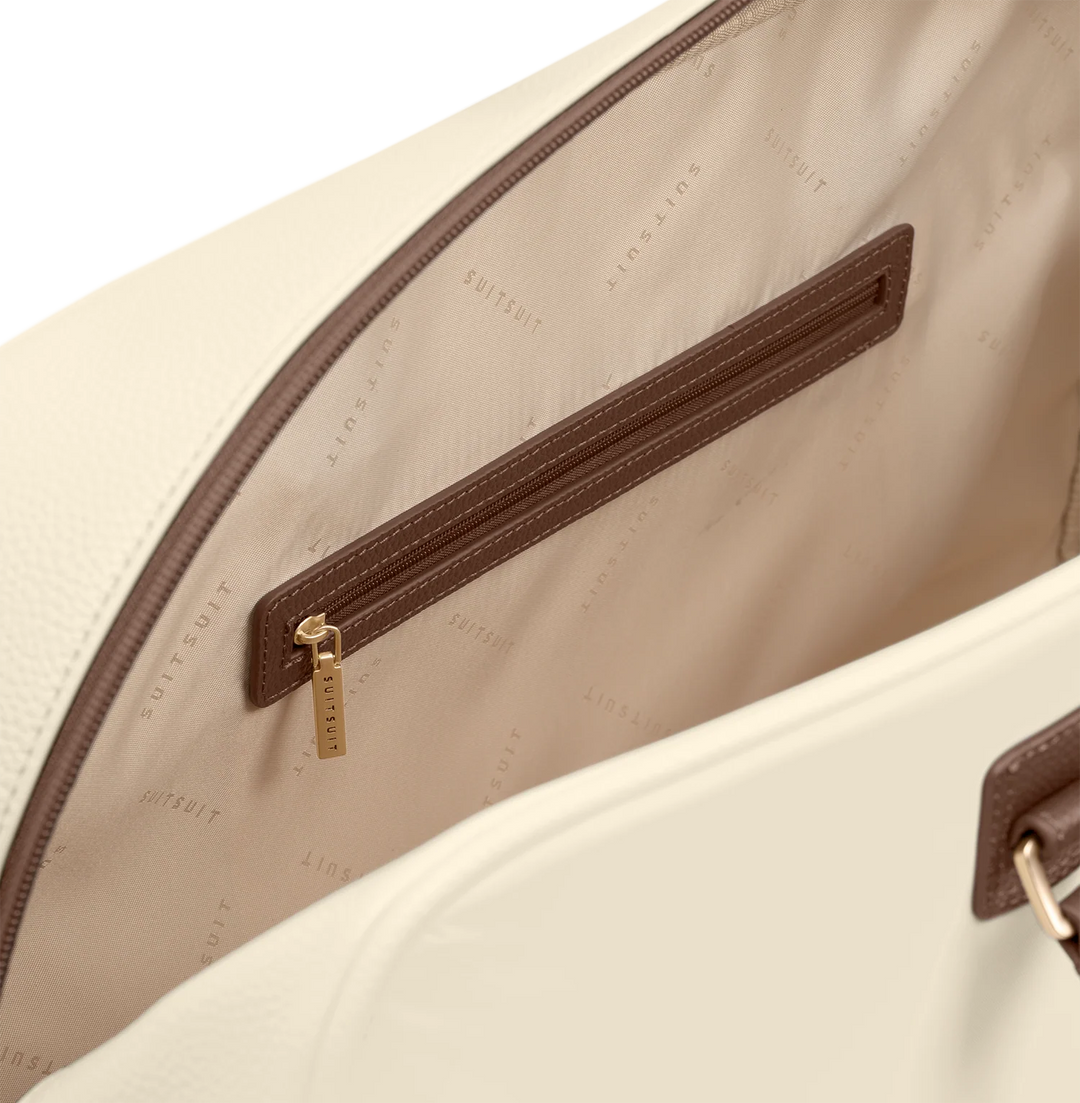 Binnenkant van de SUITSUIT Weekender uit de Serenity collectie Whisper-white #kleur_whisper-white