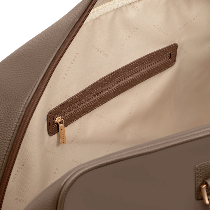 Binnenkant van de SUITSUIT Weekender uit de Serenity collectie moon-stone #kleur_moon-stone