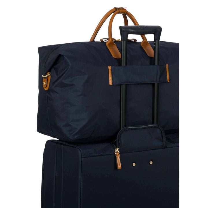Bric's 40202 navy op een koffer #kleur_navy