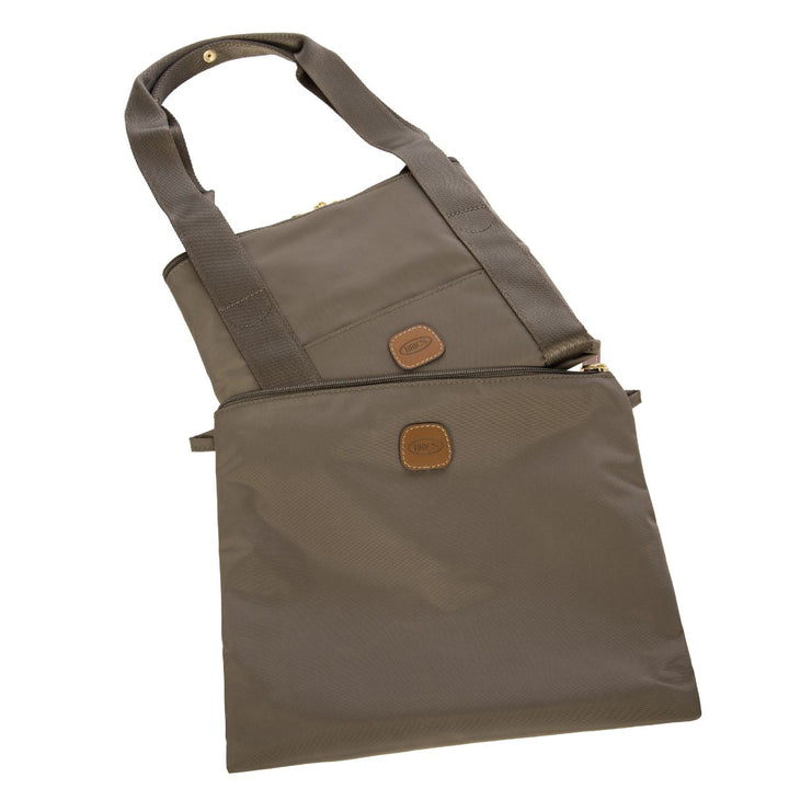 Opvouwbare hoes van de Bric's 202 weekendtas uit de X-collection in nut #kleur_nut