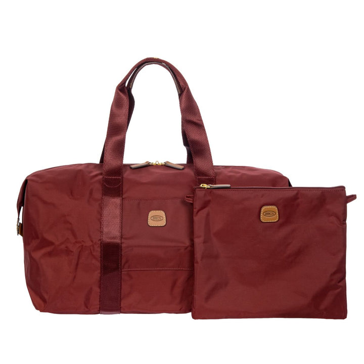 Voorkant en bewaarhoes van de Bric's 203 weekendtas en underseater Bordeaux #kleur_bordeaux