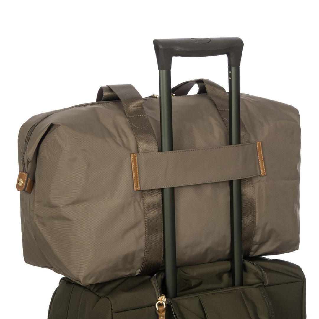 Achterkant op een trolley van de Bric's 203 weekendtas en underseater nut #kleur_nut