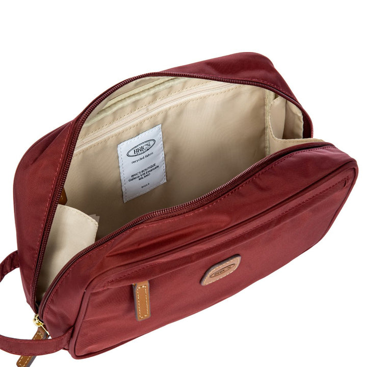 Binnenkant van de Bric's Toilettas uit de X-collection in de kleur bordeaux #kleur_bordeaux