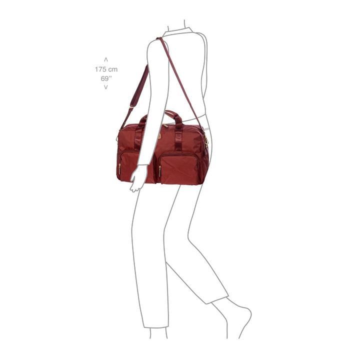 De Bric's X-collection 42192 Weekeendtas Bordeaux in gebruik #kleur_bordeaux