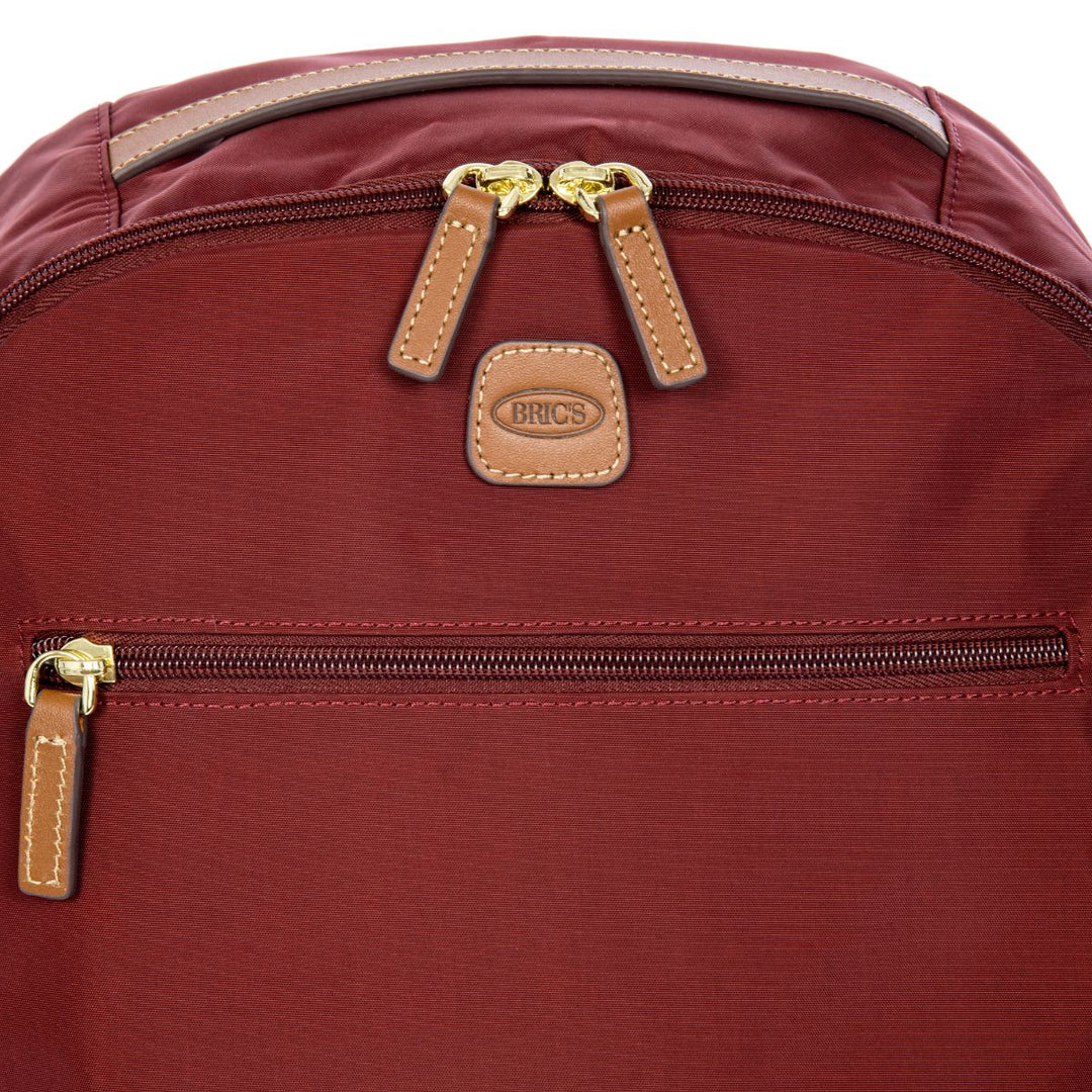 Details van het materiaal van de Bric's X-collection 45059 rugzak in de kleur bordeaux #kleur_bordeaux