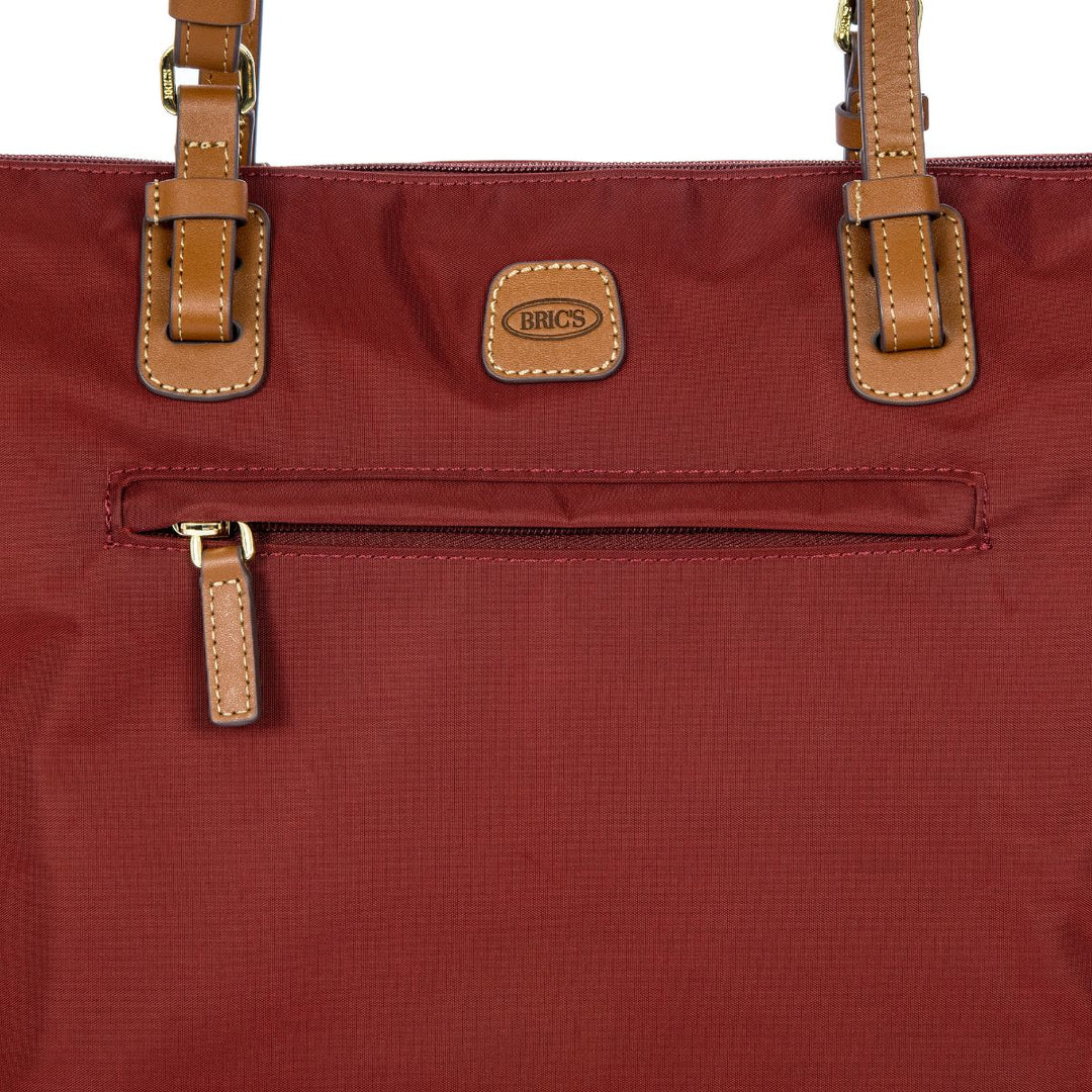 Details van het materiaal van de Bric's X-collection schoudertas bordeaux #kleur_bordeaux