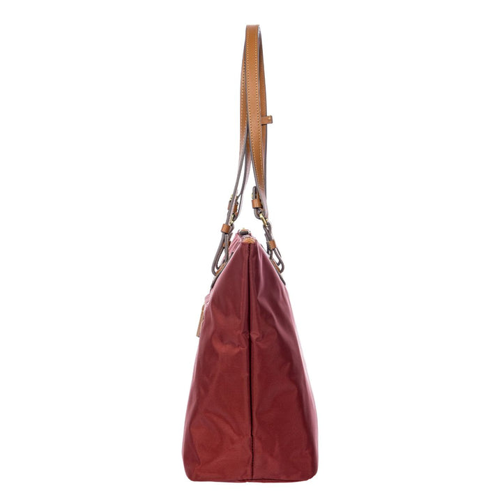 Zijkant van de Bric's X-Collection 45071 middelmaat shopper Bordeaux #kleur_bordeaux