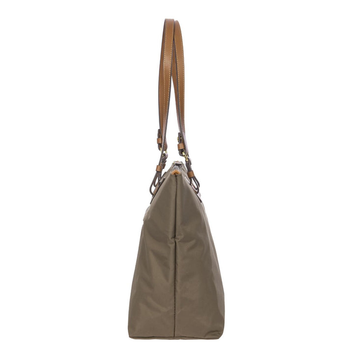 Zijkant van de Bric's X-Collection 45071 middelmaat shopper nut #kleur_nut