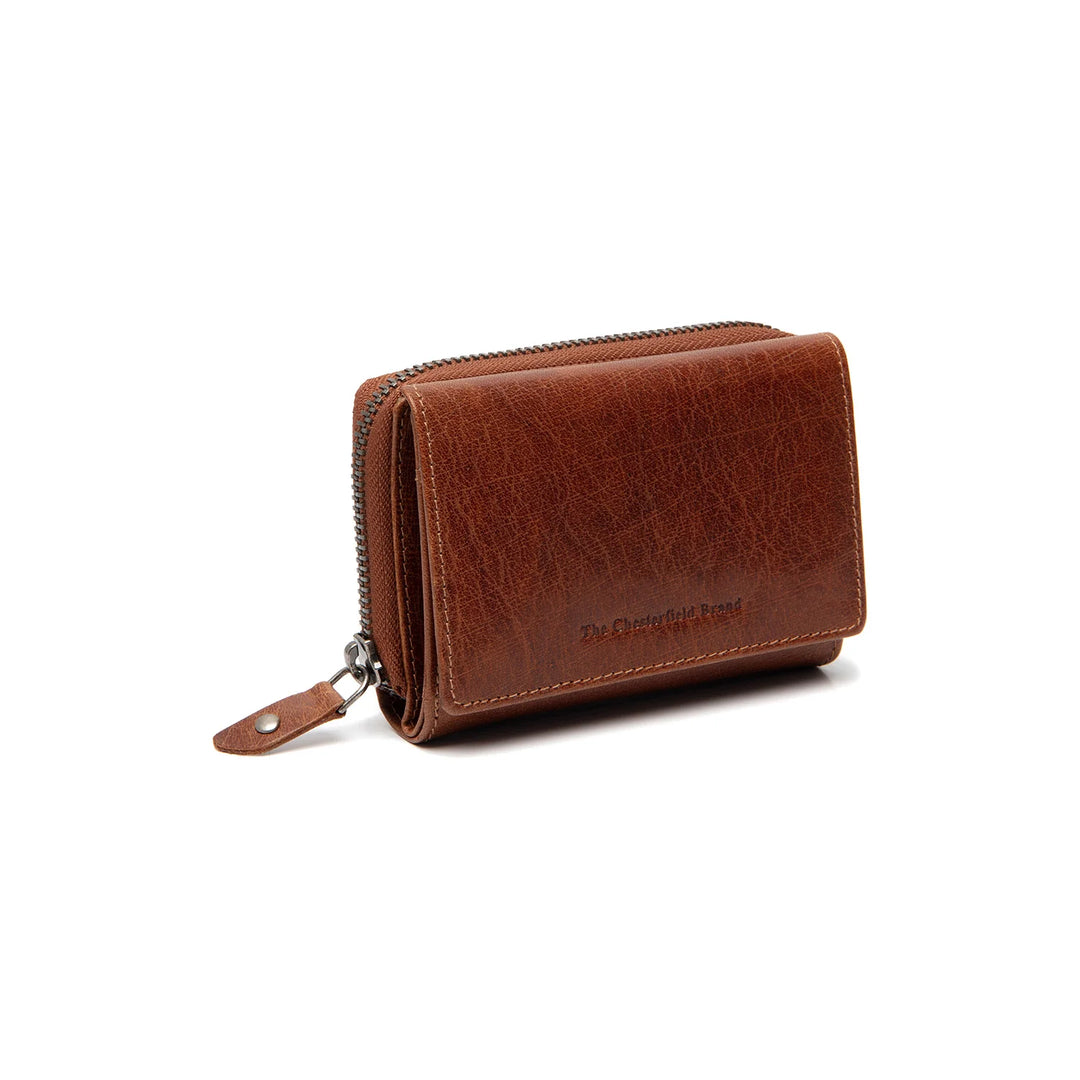 Voorkant van the Chesterfield Rimili compacte dames portemonnee in het cognac #kleur_cognac