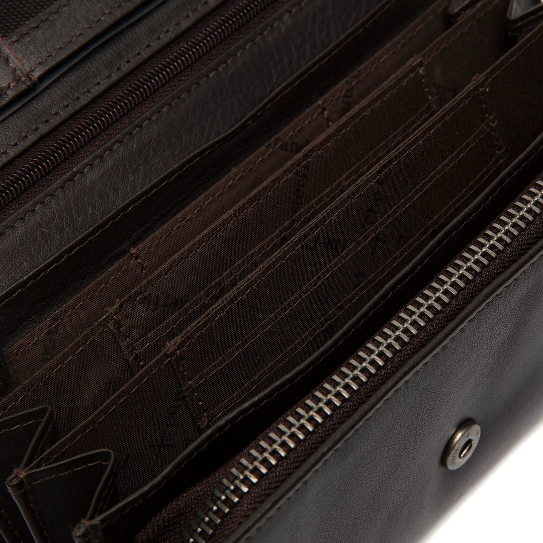 Details van de binnenkant van The Chesterfield Arvento dames portemonnee in het donkerbruin #kleur_donkerbruin 