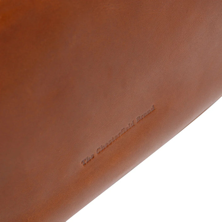 Details van de The Chesterfield Loraine in het cognac #kleur_cognac