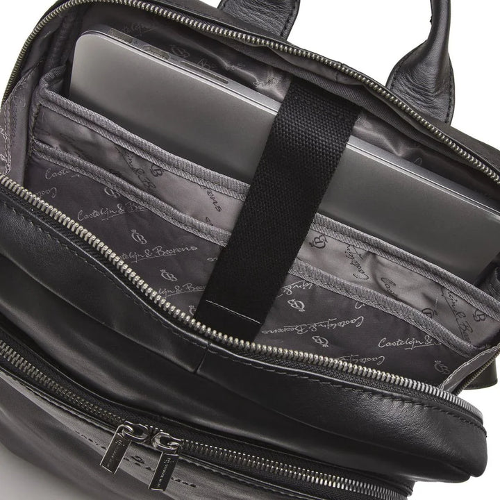 Laptop vak in gebruik van de Castelijn & beerens Firenze leren laptop rugzak zwart #kleur_zwart