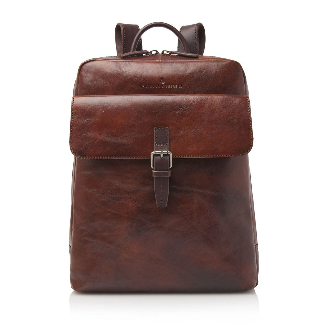 Voorkant van de Castelijn en Beeernes laptop rugzak uit de rien collectie in cognac #kleur_cognac