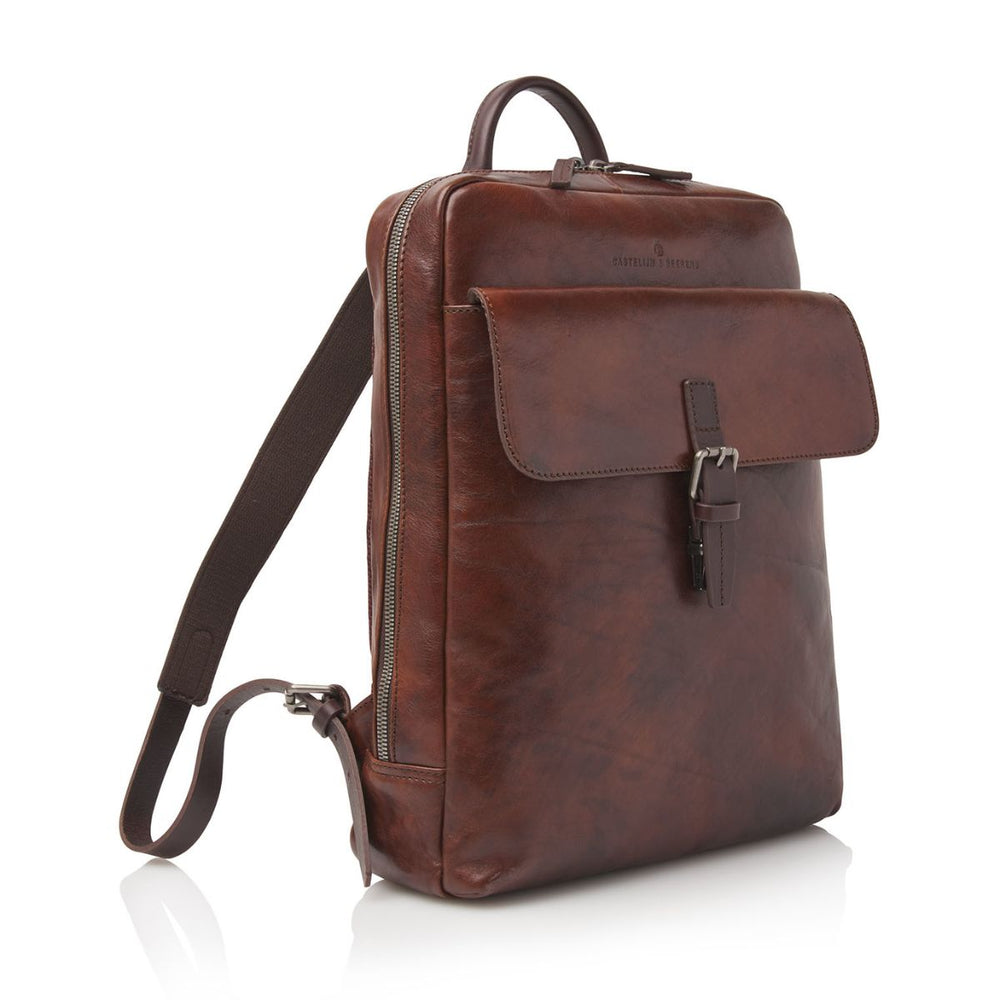 Voorzijde van de Castelijn en Beeernes laptop rugzak uit de rien collectie in cognac #kleur_cognac